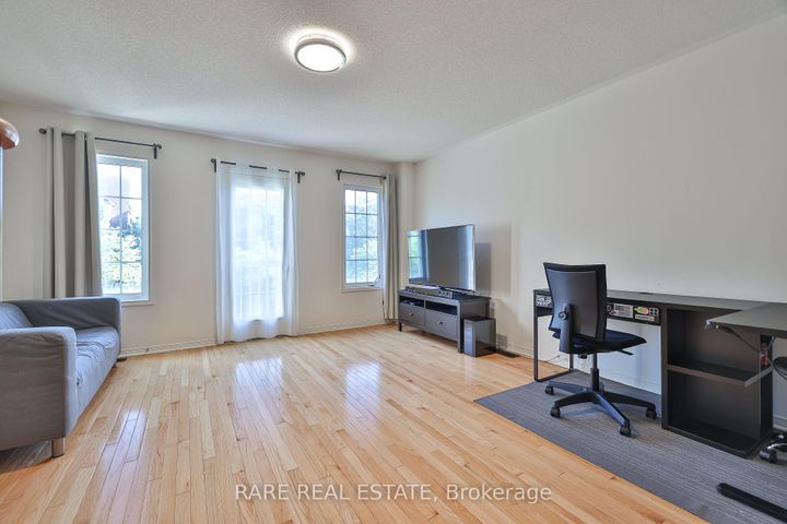 Photo 12 at 34 Judy Sgro Avenue, CFB, Toronto