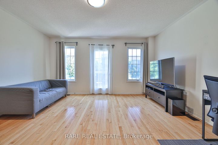 Photo 13 at 34 Judy Sgro Avenue, CFB, Toronto