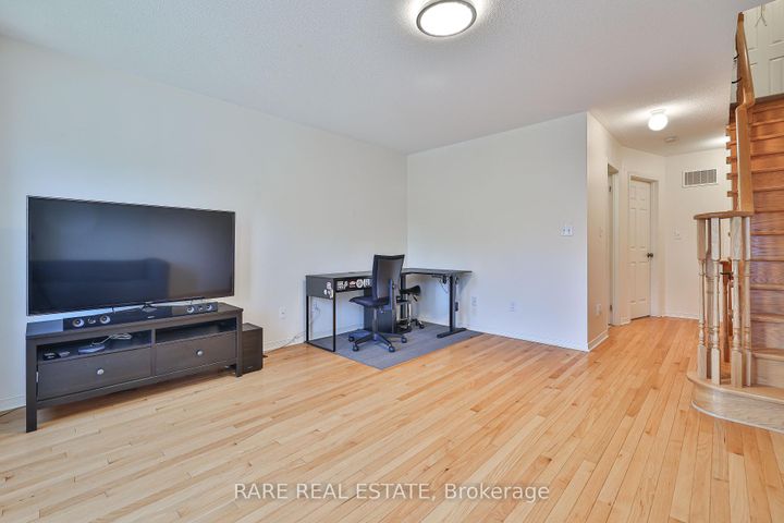 Photo 17 at 34 Judy Sgro Avenue, CFB, Toronto