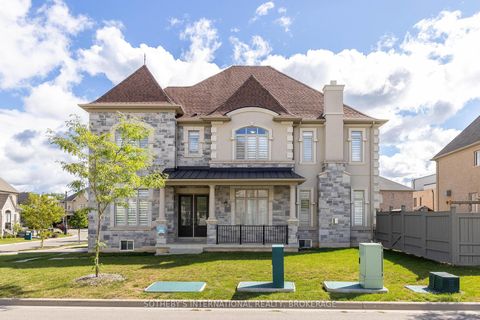 Photo 1 at 33 Conger Street, Maple, Vaughan