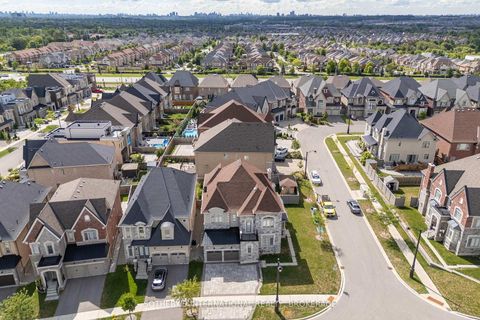 Photo 5 at 33 Conger Street, Maple, Vaughan