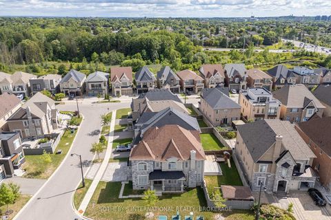 Photo 6 at 33 Conger Street, Maple, Vaughan