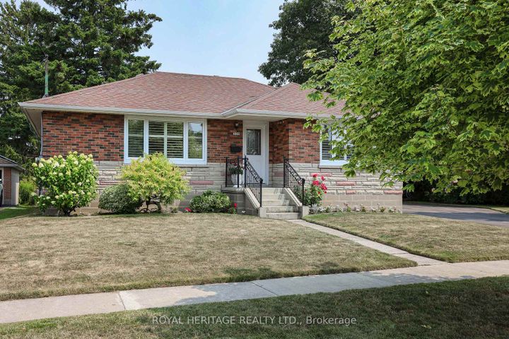 Photo 1 at 339 Nipigon Street E, McLaughlin, Oshawa