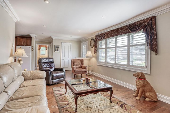 Photo 7 at 339 Nipigon Street E, McLaughlin, Oshawa
