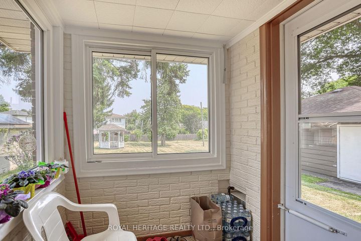 Photo 13 at 339 Nipigon Street E, McLaughlin, Oshawa