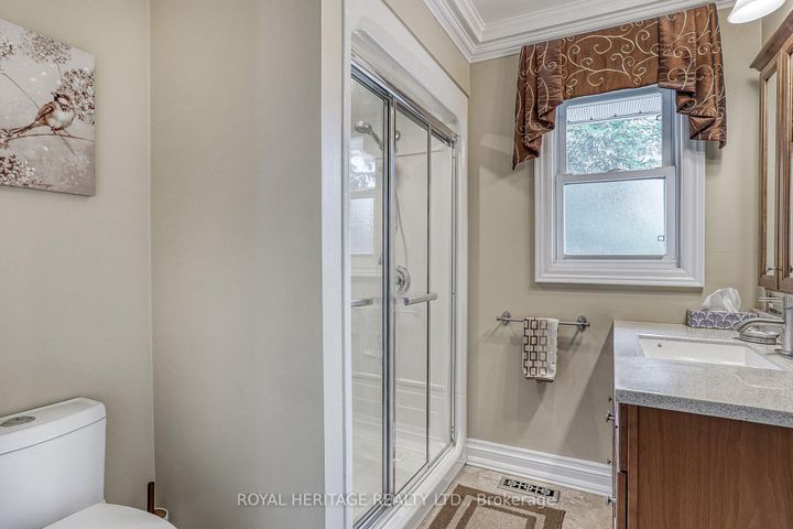 Photo 16 at 339 Nipigon Street E, McLaughlin, Oshawa