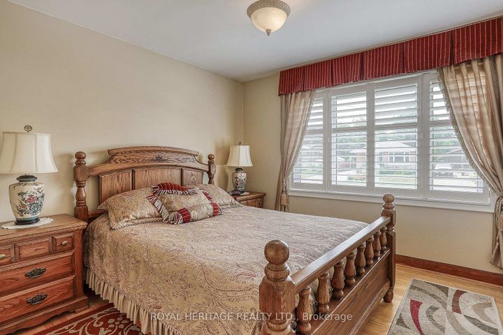 Photo 18 at 339 Nipigon Street E, McLaughlin, Oshawa