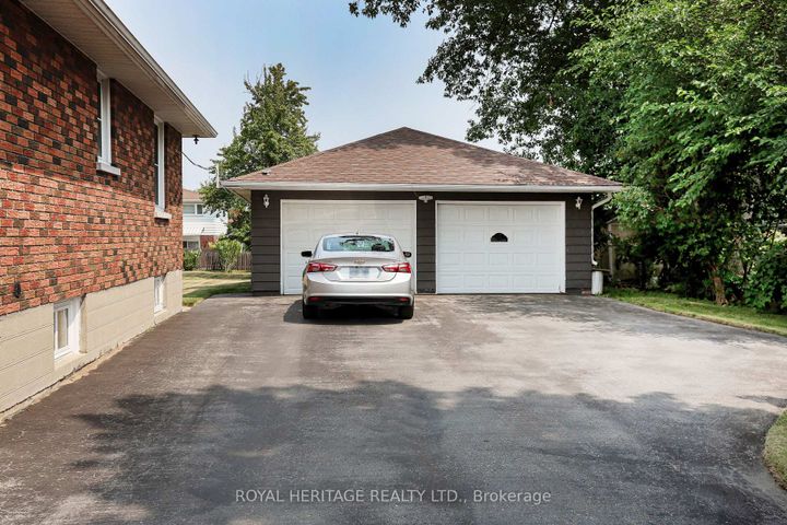 Photo 39 at 339 Nipigon Street E, McLaughlin, Oshawa