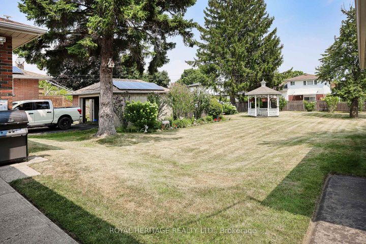 Photo 41 at 339 Nipigon Street E, McLaughlin, Oshawa