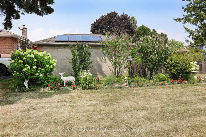 Photo 45 at 339 Nipigon Street E, McLaughlin, Oshawa