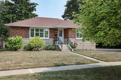 Photo 1 at 339 Nipigon Street E, McLaughlin, Oshawa