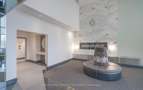 Photo 2 at 328 - 399 Spring Garden Avenue, Willowdale East, Toronto