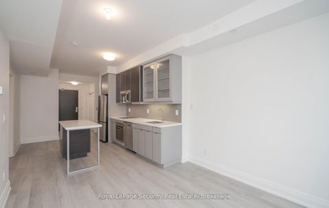 Photo 8 at 328 - 399 Spring Garden Avenue, Willowdale East, Toronto