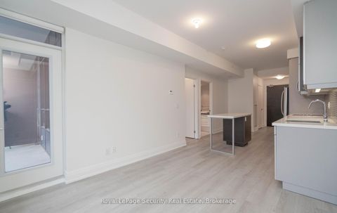 Photo 9 at 328 - 399 Spring Garden Avenue, Willowdale East, Toronto