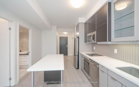 Photo 10 at 328 - 399 Spring Garden Avenue, Willowdale East, Toronto