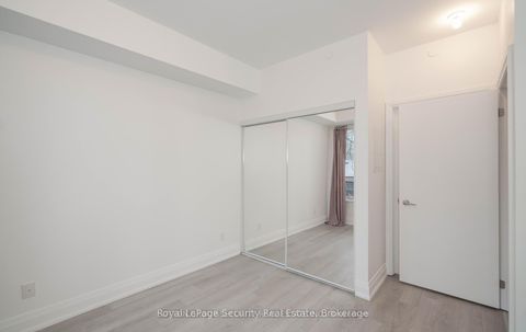 Photo 11 at 328 - 399 Spring Garden Avenue, Willowdale East, Toronto