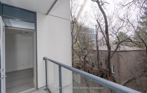 Photo 18 at 328 - 399 Spring Garden Avenue, Willowdale East, Toronto