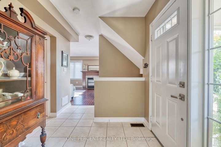 Photo 4 at 286 Fall Fair Way, Binbrook, Hamilton