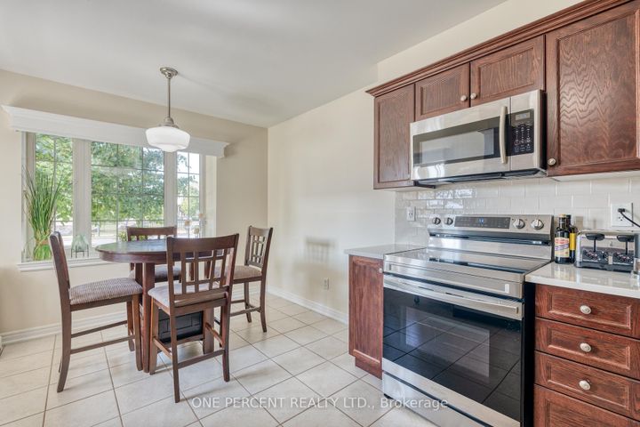 Photo 12 at 286 Fall Fair Way, Binbrook, Hamilton