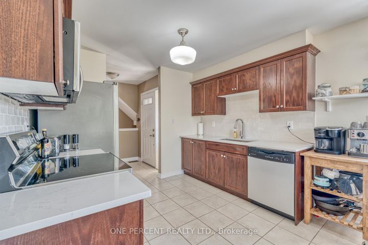 Photo 13 at 286 Fall Fair Way, Binbrook, Hamilton
