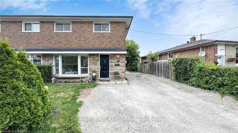 Photo 2 at 28 Navenby Crescent, Humber Summit, Toronto