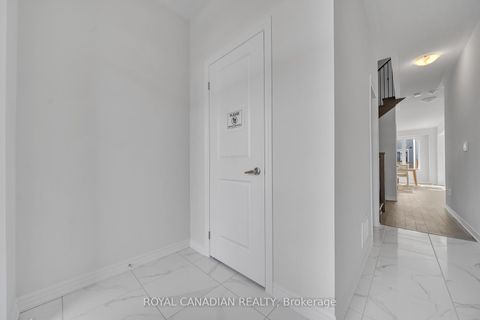 Photo 6 at 21 Tamworth Terrace, Rural Barrie Southeast, Barrie