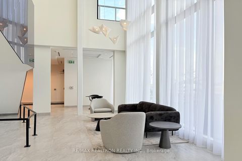 Photo 8 at PH 913 - 6 David Eyer Road E, Rural Richmond Hill, Richmond Hill