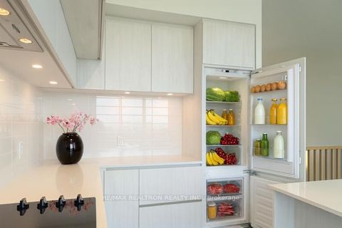 Photo 18 at PH 913 - 6 David Eyer Road E, Rural Richmond Hill, Richmond Hill Photo 18 at PH 913 - 6 David Eyer Road E, Rural Richmond Hill, Richmond Hill