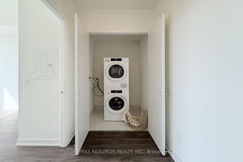 Photo 20 at PH 913 - 6 David Eyer Road E, Rural Richmond Hill, Richmond Hill Photo 20 at PH 913 - 6 David Eyer Road E, Rural Richmond Hill, Richmond Hill