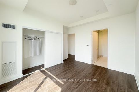 Photo 21 at PH 913 - 6 David Eyer Road E, Rural Richmond Hill, Richmond Hill