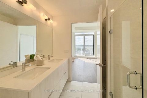 Photo 22 at PH 913 - 6 David Eyer Road E, Rural Richmond Hill, Richmond Hill Photo 22 at PH 913 - 6 David Eyer Road E, Rural Richmond Hill, Richmond Hill