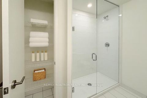 Photo 24 at PH 913 - 6 David Eyer Road E, Rural Richmond Hill, Richmond Hill