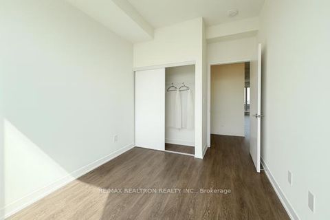 Photo 27 at PH 913 - 6 David Eyer Road E, Rural Richmond Hill, Richmond Hill