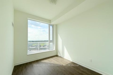 Photo 28 at PH 913 - 6 David Eyer Road E, Rural Richmond Hill, Richmond Hill