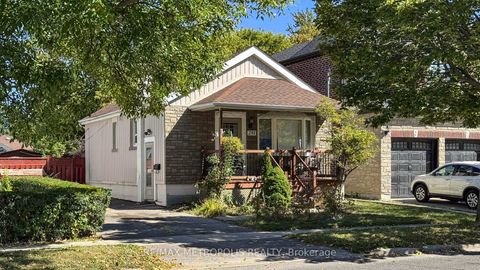 Photo 2 at 291 Kennedy Road E, Cliffside, Toronto