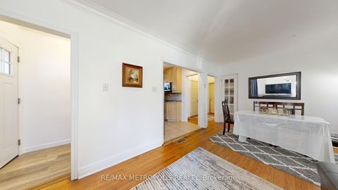 Photo 10 at 291 Kennedy Road E, Cliffside, Toronto