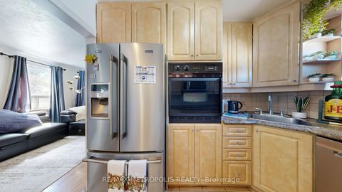 Photo 17 at 291 Kennedy Road E, Cliffside, Toronto