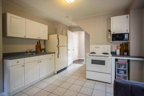 Photo 4 at 142 Millcliff Circle, Aurora Grove, Aurora Photo 4 at 142 Millcliff Circle, Aurora Grove, Aurora