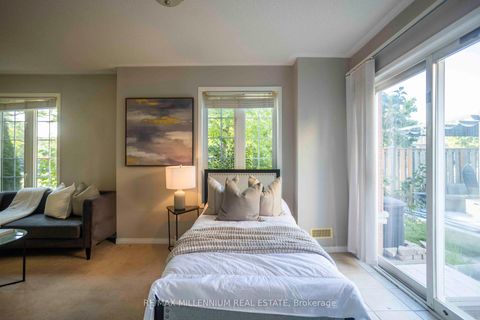 Photo 5 at 142 Millcliff Circle, Aurora Grove, Aurora