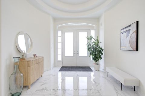 Photo 2 at 152 Stormont Trail, Vellore Village, Vaughan