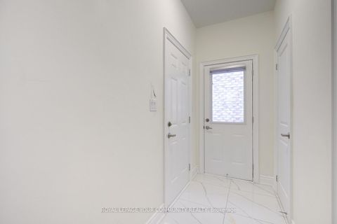 Photo 25 at 152 Stormont Trail, Vellore Village, Vaughan Photo 25 at 152 Stormont Trail, Vellore Village, Vaughan