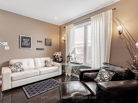 Photo 4 at 31 Ken Bishop Way, Woodland Hill, Newmarket