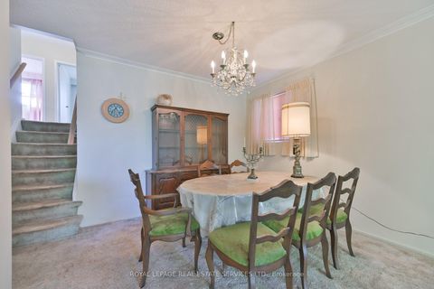 Photo 7 at 18 Torrington Drive, West Deane, Toronto