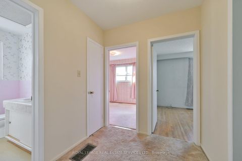 Photo 15 at 18 Torrington Drive, West Deane, Toronto