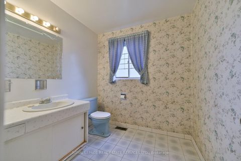 Photo 26 at 18 Torrington Drive, West Deane, Toronto