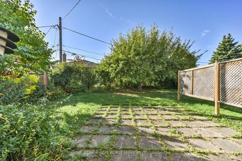 Photo 27 at 18 Torrington Drive, West Deane, Toronto