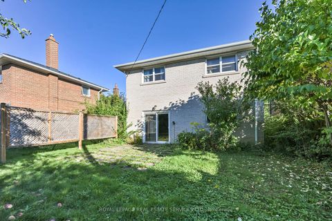 Photo 30 at 18 Torrington Drive, West Deane, Toronto
