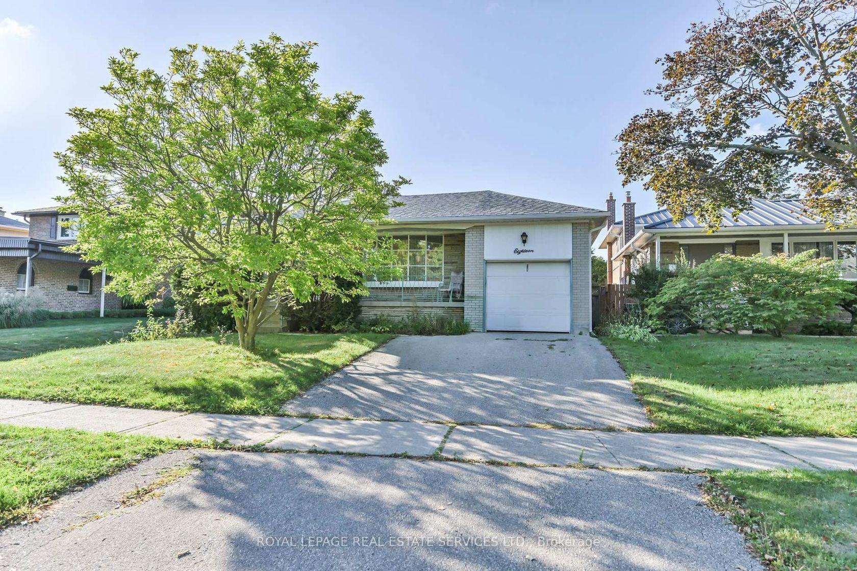 18 Torrington Drive, West Deane, Toronto 