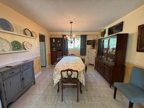 Photo 3 at 1049 Elgin Street, Leslie Valley, Newmarket