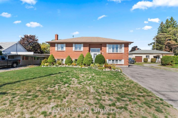 Photo 2 at 592 Taunton Road W, Northwood, Oshawa